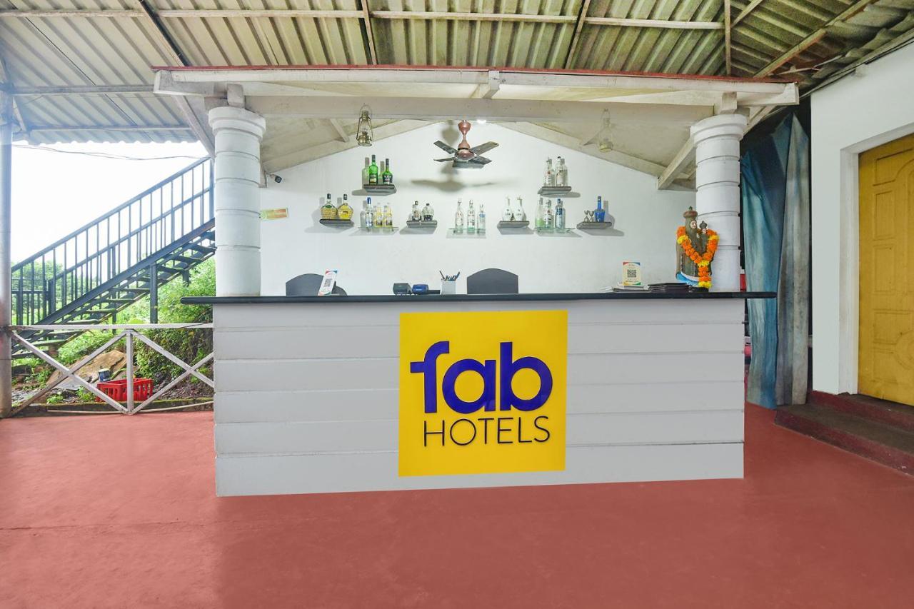 Fabexpress Vincy Palace, Mandrem Beach Hotel Екстериор снимка