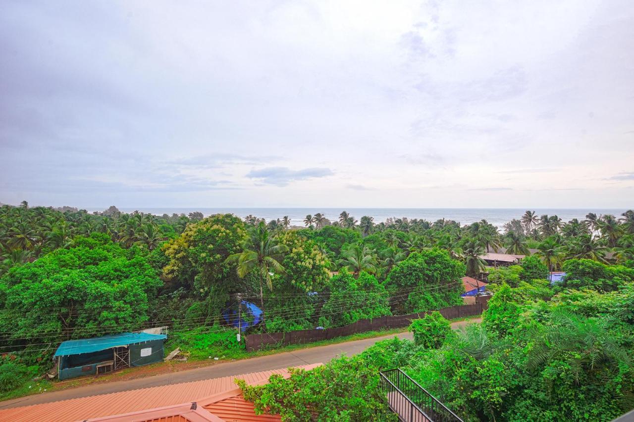 Fabexpress Vincy Palace, Mandrem Beach Hotel Екстериор снимка